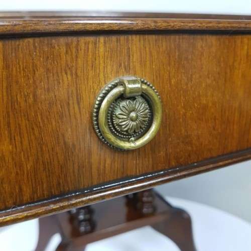 A spectacular vintage "Duncan Phyfe" inspired mahogany console/ hallway table with a single drawer