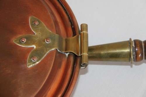 An authentic antique Victorian full size copper "coal" bed warmer with a mahogany handle - RS17Sale