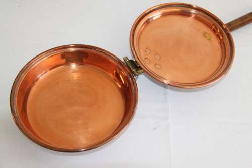 An authentic antique Victorian full size copper "coal" bed warmer with a mahogany handle - RS17Sale