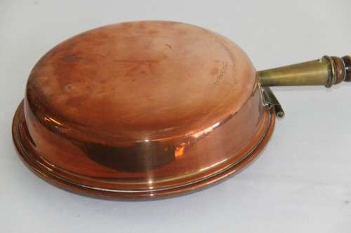 An authentic antique Victorian full size copper "coal" bed warmer with a mahogany handle - RS17Sale