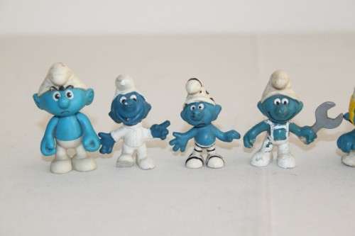 An awesome collection of 10x highly collectable (scarce) vintage Smurf figurines - RS17Sale