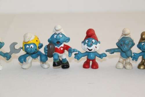 An awesome collection of 10x highly collectable (scarce) vintage Smurf figurines - RS17Sale