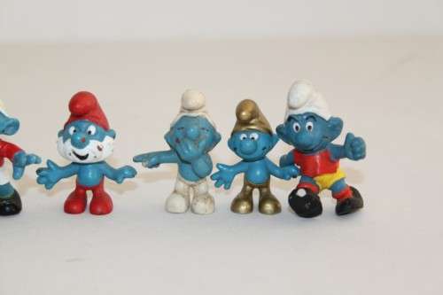 An awesome collection of 10x highly collectable (scarce) vintage Smurf figurines - RS17Sale