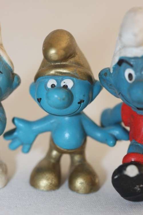 An awesome collection of 10x highly collectable (scarce) vintage Smurf figurines - RS17Sale