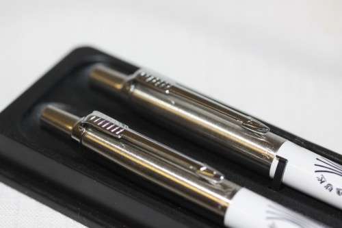 A superb and extremely rare vintage "SABC/ SAUK" (1976 to 1996) boxed Parker pen and pencil set