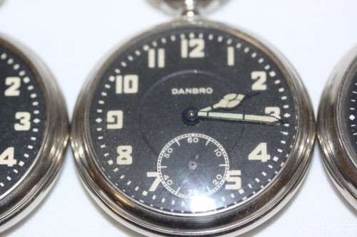 A beautiful collection of assorted vintage & antique mechanical pocket watches for spares/ repairs
