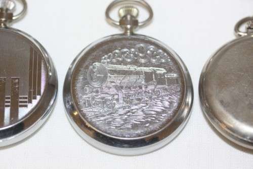 A beautiful collection of assorted vintage & antique mechanical pocket watches for spares/ repairs