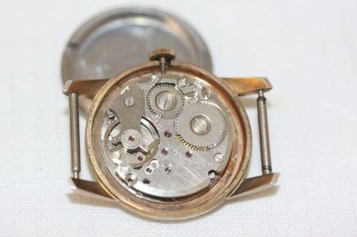 An incredible vintage Swiss made 21 Jewell "Buler" Calendar Nivarox Gents gold plated watch