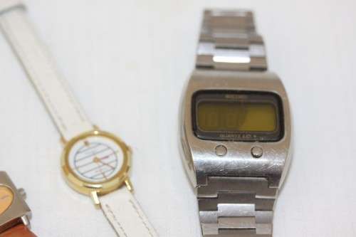 A 'job lot' of assorted ladies & gents watches for spares or for restoration incl Swatch - RS17Sale