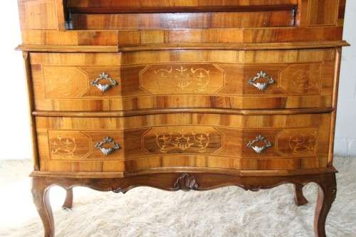 A spectacular vintage Queen Anne fall-top writing bureau with stunning inlays and 2x large drawers