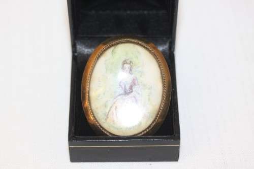A gorgeous vintage mid-century "Thomas L. Mott" hand painted gold plated Art Deco ladies brooch