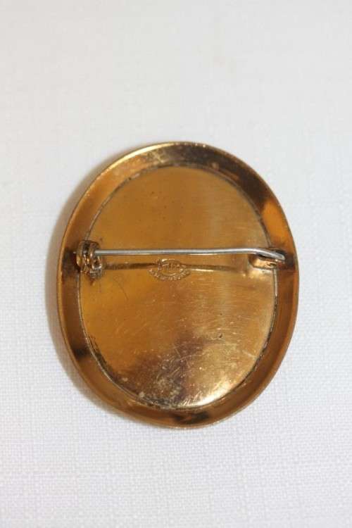 A gorgeous vintage mid-century "Thomas L. Mott" hand painted gold plated Art Deco ladies brooch