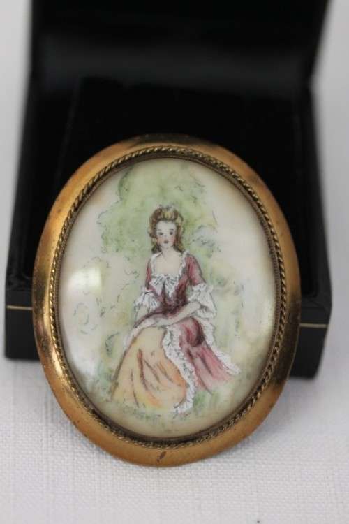 A gorgeous vintage mid-century "Thomas L. Mott" hand painted gold plated Art Deco ladies brooch