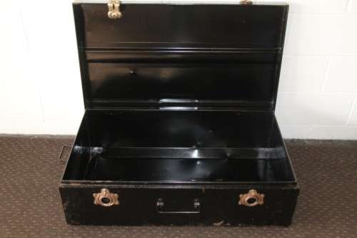 Awesome large vintage c1970's metal travel/ storage trunk; loads of space for storage - RS17Sale