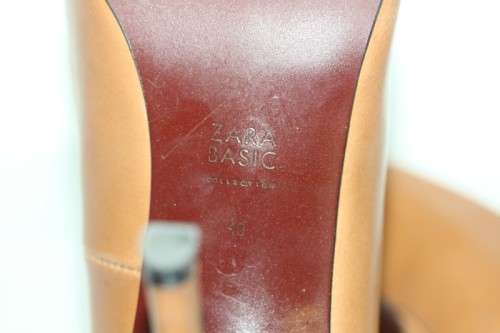 An awesome pair of Cognac brown "Zara" Basic collection stiletto heels in gorgeous condition