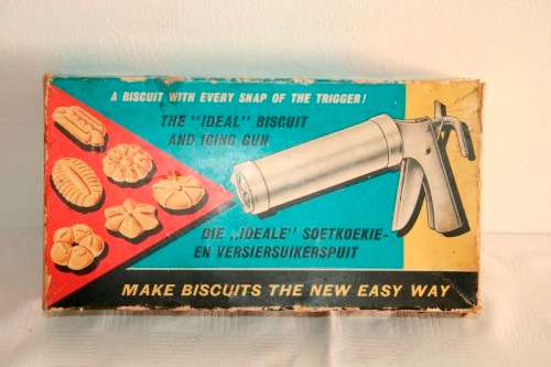 Vintage "Nu-world Industries" Aluminium cookie cutter & icing gun in its original box RS17Sale