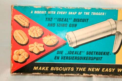 Vintage "Nu-world Industries" Aluminium cookie cutter & icing gun in its original box RS17Sale