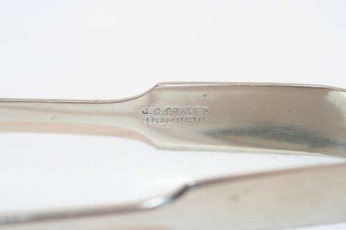A beautiful vintage boxed silver plated 6-teaspoon set with a pair of sugar tongs in great condition