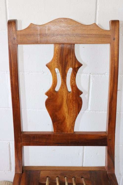 An absolutely magnificent African Blackwood 8-seater dining suite in exquisite condition - WOW