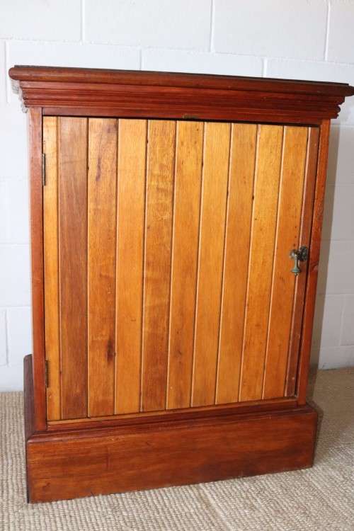 An awesome and practical storage cabinet/ pedestal with space for storing linen, drinks, etc.