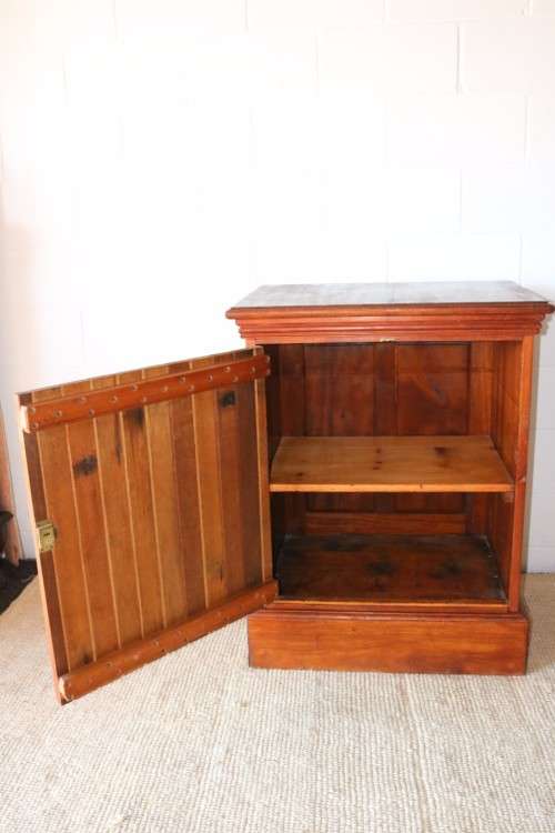 An awesome and practical storage cabinet/ pedestal with space for storing linen, drinks, etc.