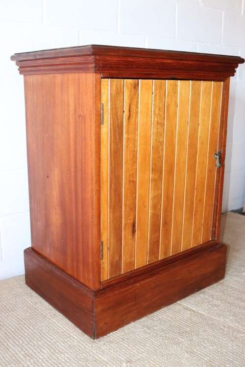 An awesome and practical storage cabinet/ pedestal with space for storing linen, drinks, etc.