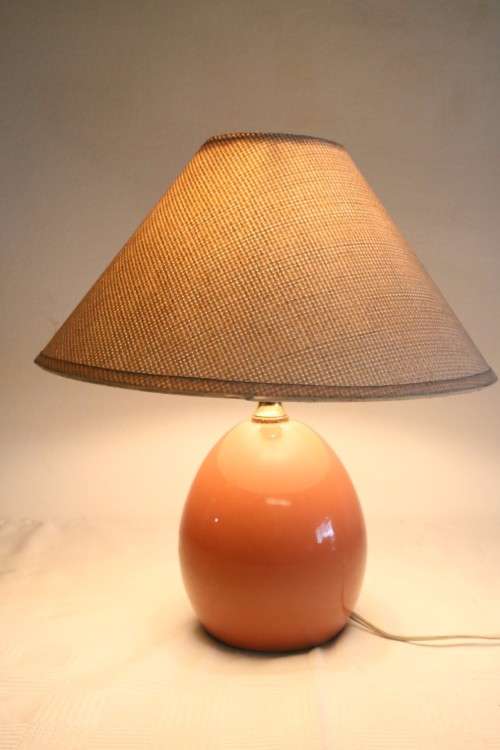 A lovely porcelain salmon-coloured coffee table lamp with a shade - very stylish - RS17Sale