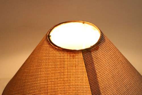 A lovely porcelain salmon-coloured coffee table lamp with a shade - very stylish - RS17Sale
