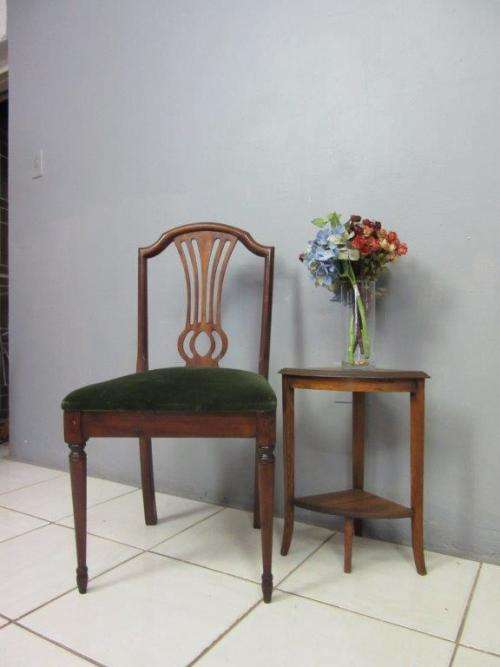A wonderful vintage Hepplewhite revival occasional chair with an upholstered seat - lovely
