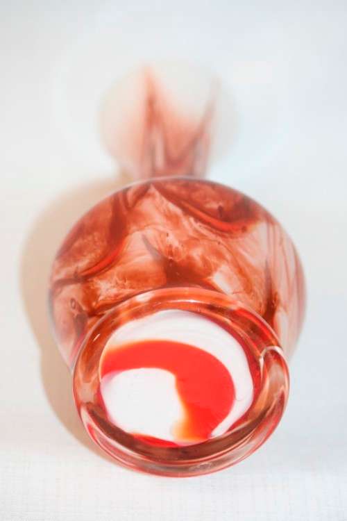 A stunning white and burnt orange "swirled" glass vase in excellent condition - RS17Sale