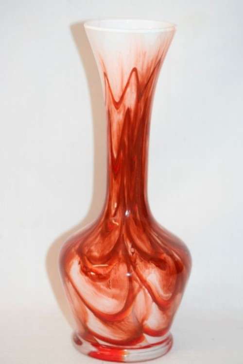 A stunning white and burnt orange "swirled" glass vase in excellent condition - RS17Sale