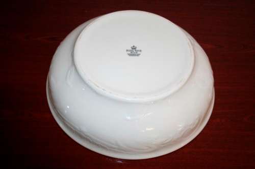 A beautiful X-large (39.5cm) Belgian made Royal Boch "Classic" Ivory porcelain bowl = Stunning!!!