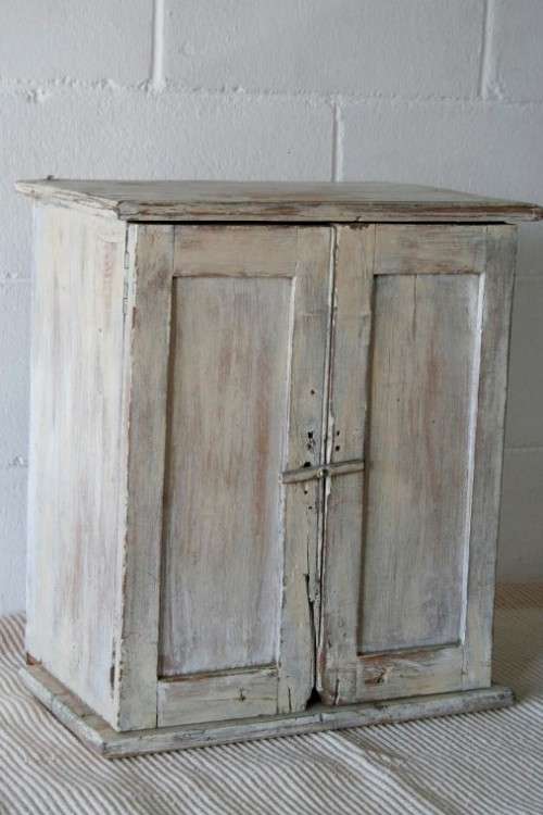 Wonderful vintage wooden bathroom/ medicine/ vanity wall cabinet; perfect for restoration - RS17Sale