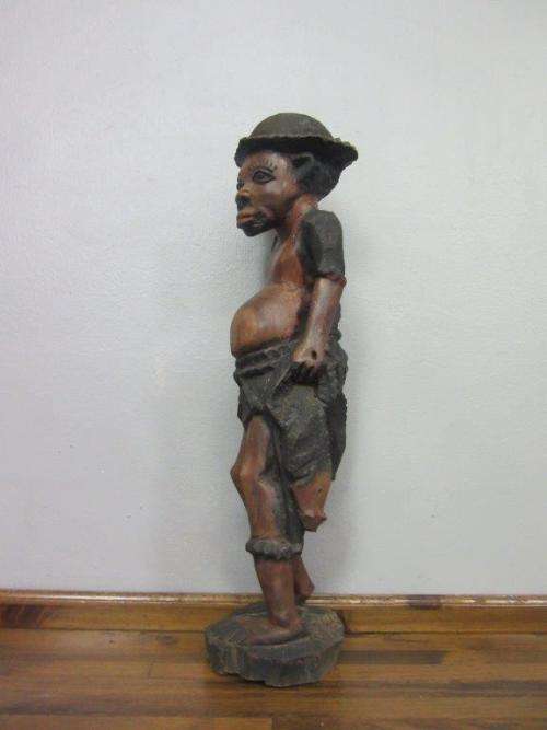 A stunning tall hand made "African carving" wooden figurine in great condition - RS17Sale