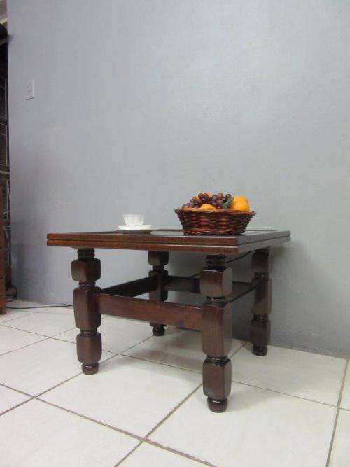 A beautiful well-made vintage/ retro wooden coffee/ occasional table - looks stunning! - RS17Sale