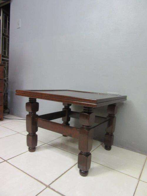 A beautiful well-made vintage/ retro wooden coffee/ occasional table - looks stunning! - RS17Sale