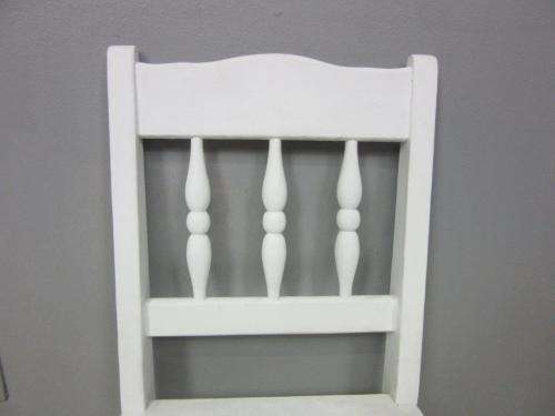 A solid wooden white dining in good condition - perfect for a beach house!