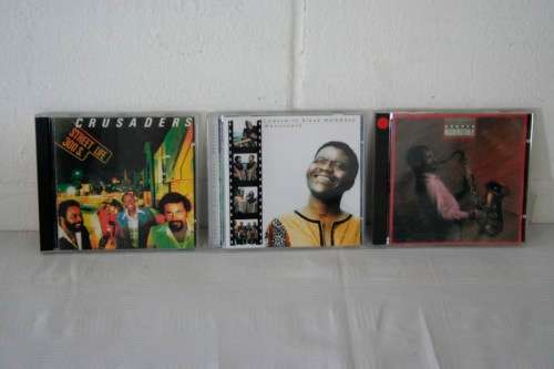 An awesome collection of 46x assorted CD's including local, international and African artists