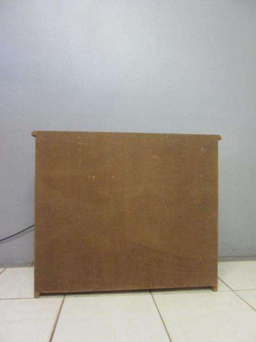 An lovely vintage 4-drawer chest of drawers with ample storage space - great for any bedroom.