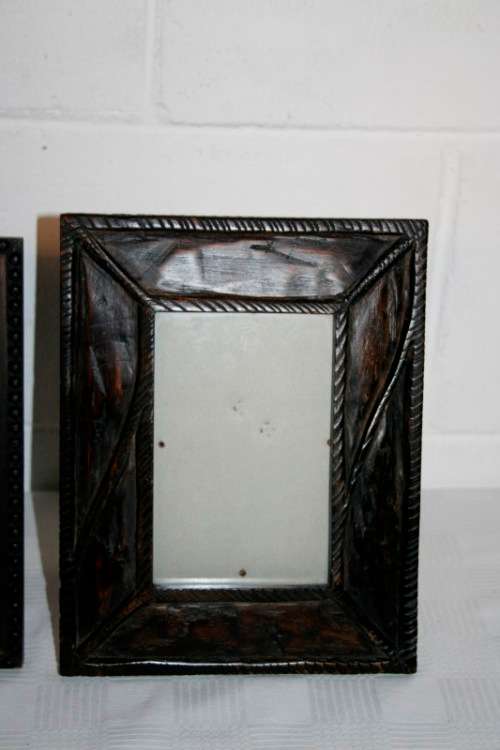 Beautiful set of 3x assorted free-standing photo/ picture frames in wonderful condition - RS17Sale