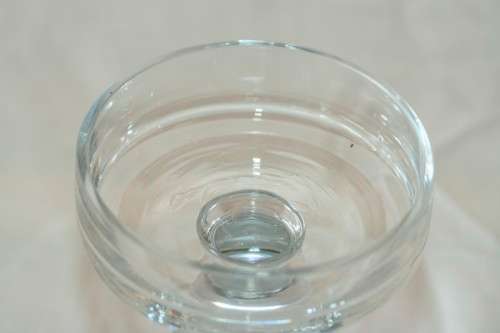 An awesome clear glass candle stand for a larger broader candle in excellent condition - RS17Sale