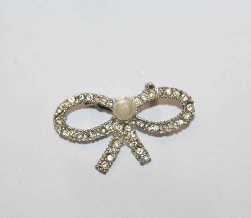 **RS17** A collection of 5x  vintage ladies brooches incl. a stone brooch, in gorgeous condition!