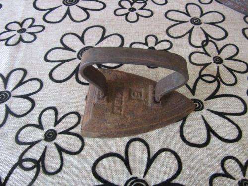 Three fantastic and very collectable vintage/ antique cast iron coal stove clothes iron - price/iron