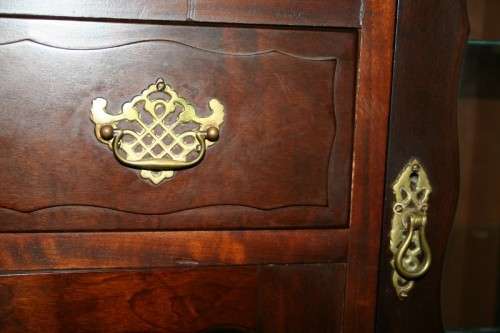 A beautiful vintage Merlin Furniture Imbuia ball & claw drinks cabinet/ server in awesome condition!