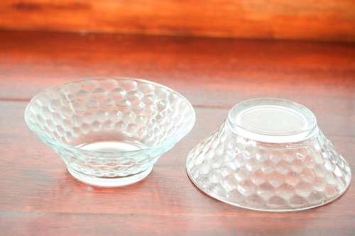 A stunning set of 7x glass dessert bowls w/ gorgeous raised "dots" pattern in great condition - AAA