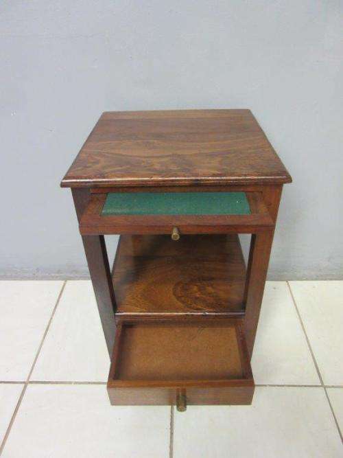 A lovely modern single pedestal/ occasional table with a drawer  in amazing condition - very stylish