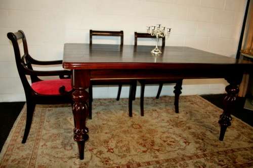 A fantastic large 6 to 8-seater mahogany dining table w/ stunning carved & detailed legs - RS17Sale