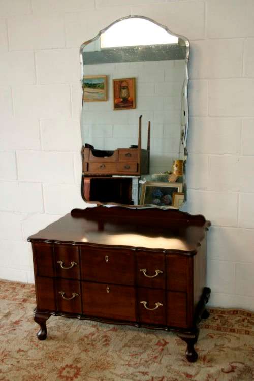 A fantastic vintage solid Imbuia cheval mirror dressing table with drawers & tilt mirror.RS17Bed