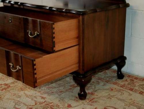 A fantastic vintage solid Imbuia cheval mirror dressing table with drawers & tilt mirror.RS17Bed