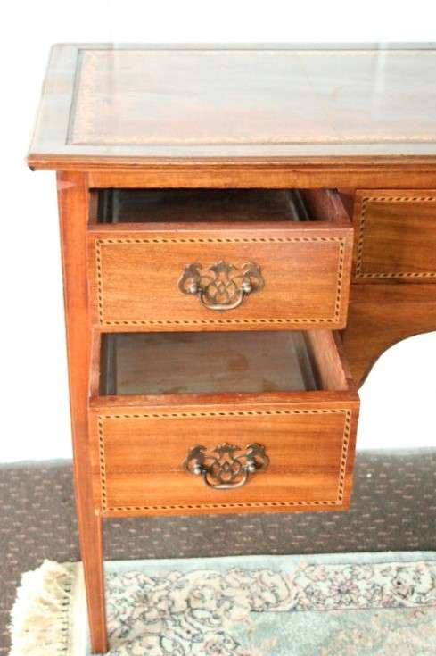 A superb original Edwardian "James Phillips" Sheraton ladies desk with leather top & inlay detailing